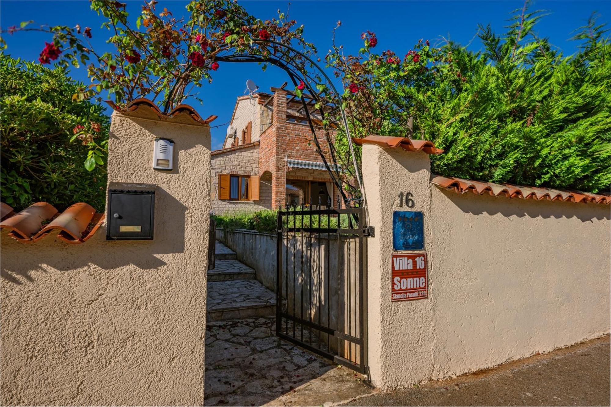 Villa Sonne In Paradis Butkovici  ภายนอก รูปภาพ